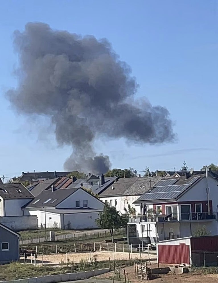 Smoke rising from the scene of the crash was seen in images shared on social media (SWR)