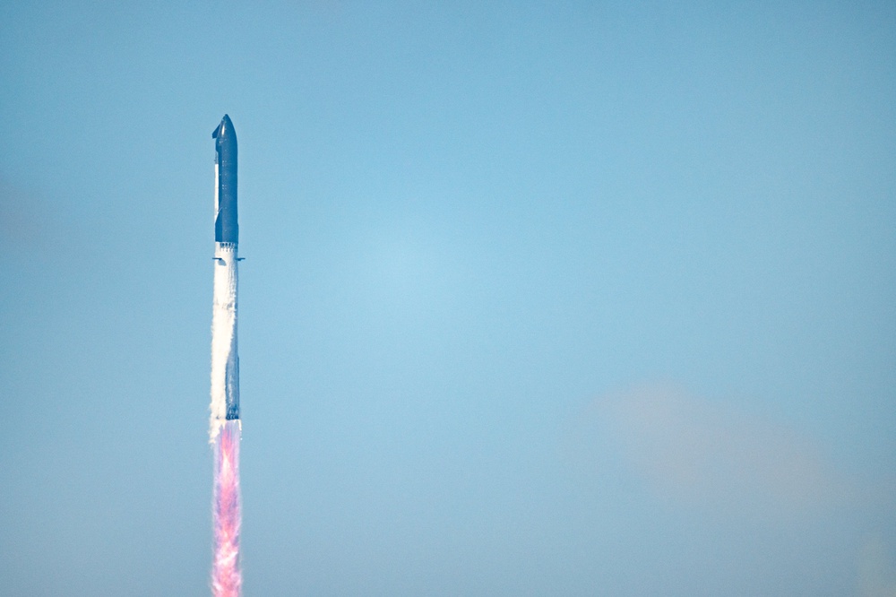 SpaceX's Starship V3 launches from Starbase on 22 May, 2026 in Boca Chica Beach, Texas (Getty)