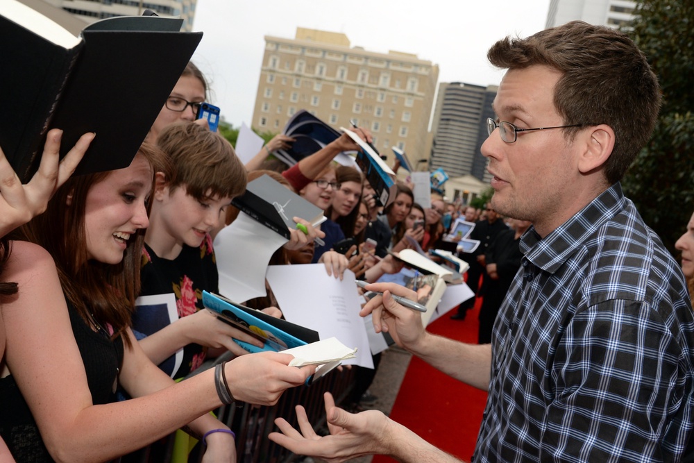 John Green greets fans at the premiere of ‘The Fault in Our Stars’ (Getty)
