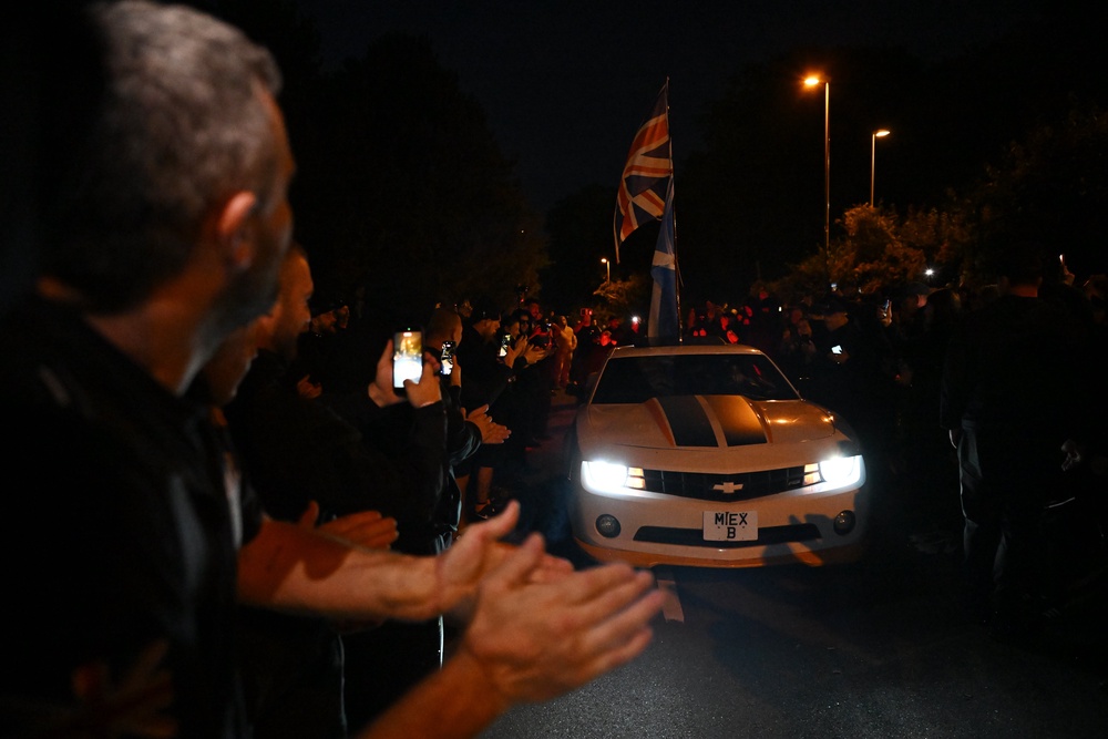 Protesters applauded cars that hooted support (Getty)