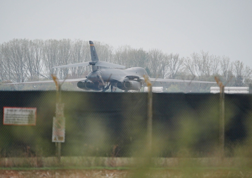 A plane on the ground at RAF Fairford amid the security alert (PA Wire)