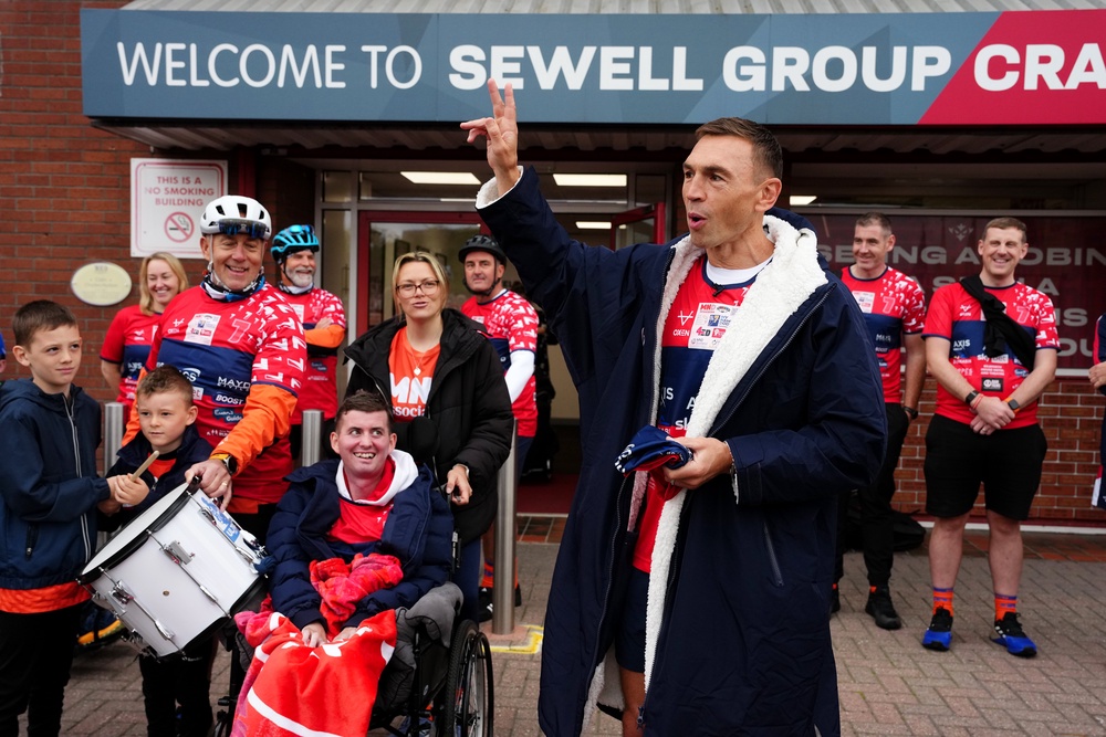 Sir Kevin Sinfield is visiting the home grounds of all 12 English Betfred Super League clubs on his way to the finish at Old Trafford (Martin Rickett/PA) (PA Wire)
