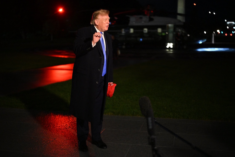 TV pool reporters were back in the White House pool on Sunday (AFP/Getty)