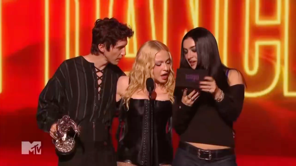 Charli xcx had to remind Madonna what award she had won on stage (MTV)