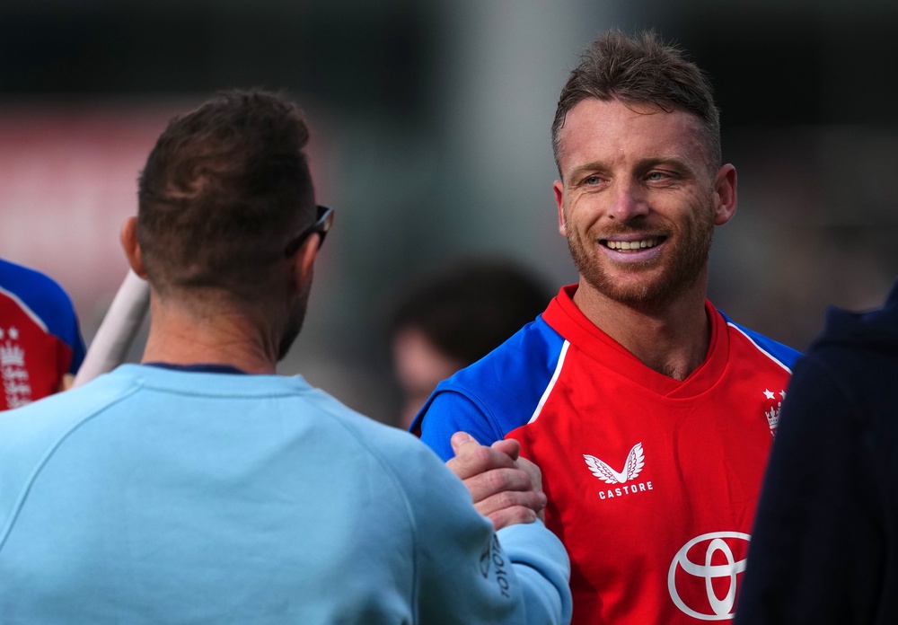 McCullum (left) greets Jos Buttler (right). (Martin Rickett/PA) (PA Wire)