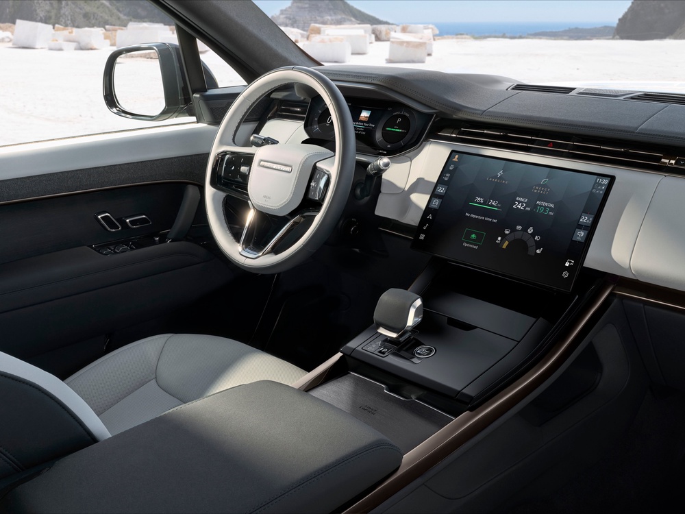 There's nothing to differentiate electric Range Rover Sports inside – it's still high quality and minimalist (Range Rover)