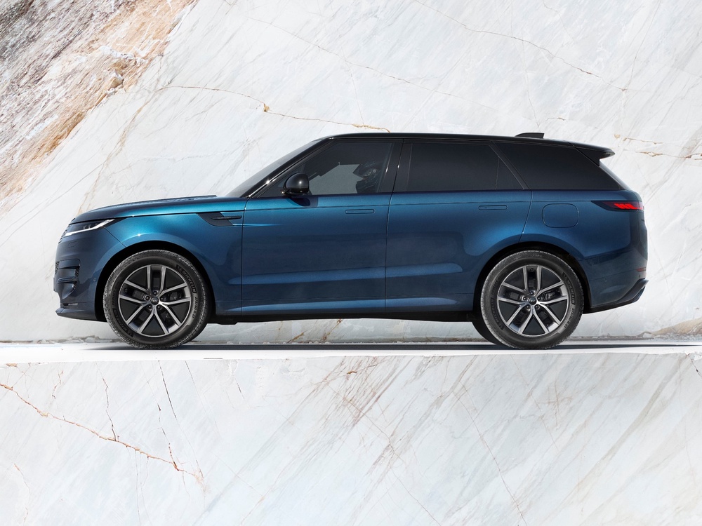 The Range Rover Sport Electric Dynamic SE costs £109,810 – £19,750 more than the equivalent plug-in hybrid model (Range Rover)