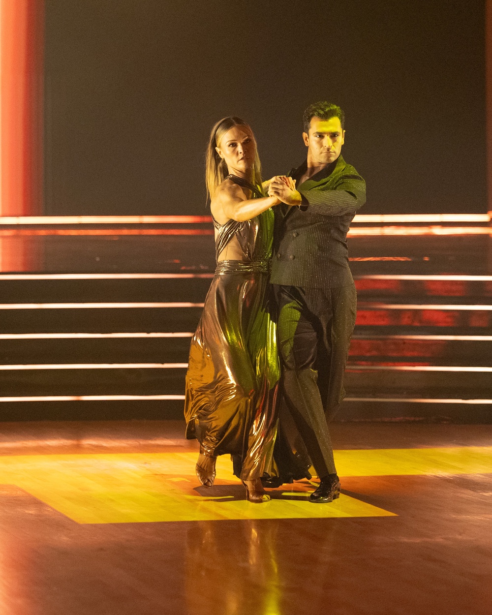 Julia and Ezra scored a 16 out of 30 during week 2 (Disney)