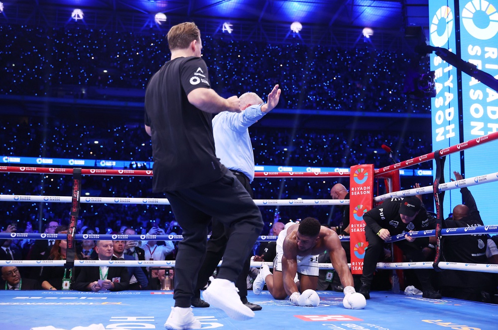Anthony Joshua has not been trained by Ben Davison since his devastating knockout loss to Daniel Dubois (Getty)
