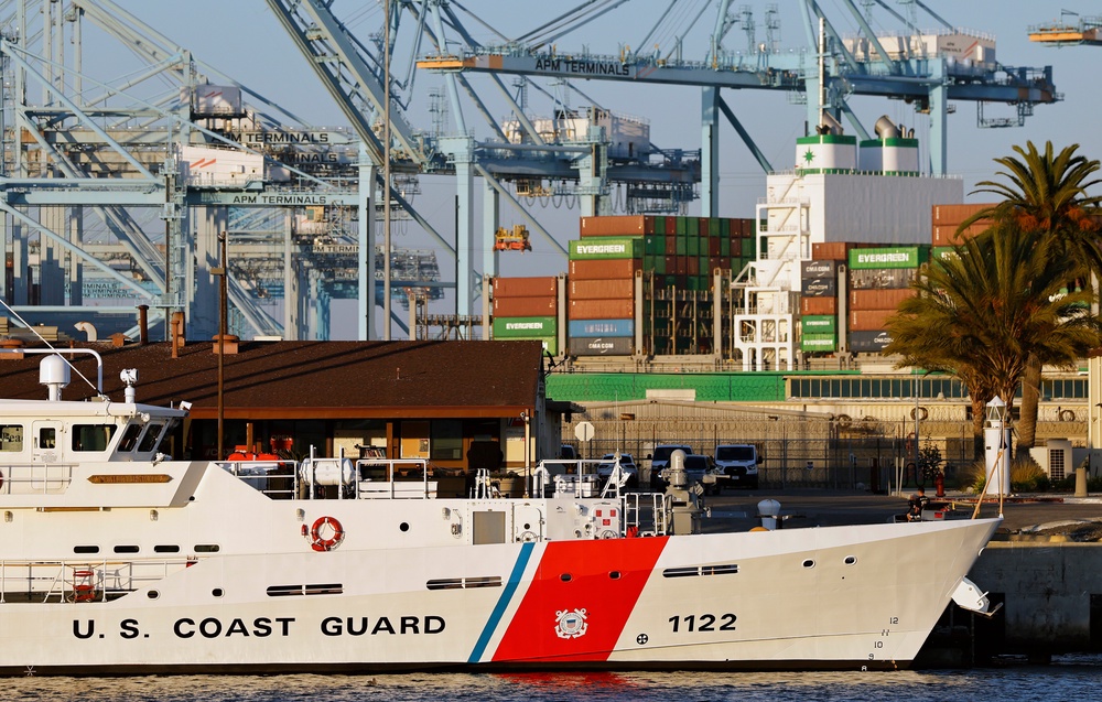 The U.S. Coast Guard is still searching for the fifth person who was on board the helicopter (Getty)