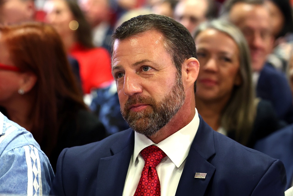 Noem’s successor, Markwayne Mullin, sought advice from the White House about canceling the deal (Getty)