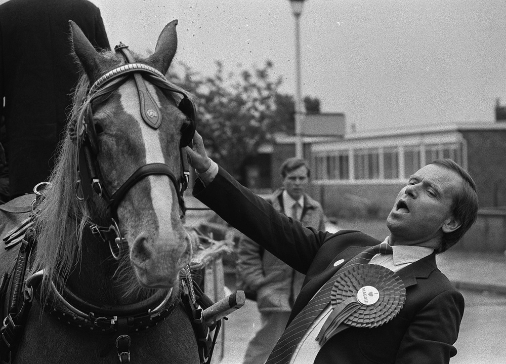 Lord Archer meets Bess the horse in Bristol in 1987 (PA) (PA Archive)