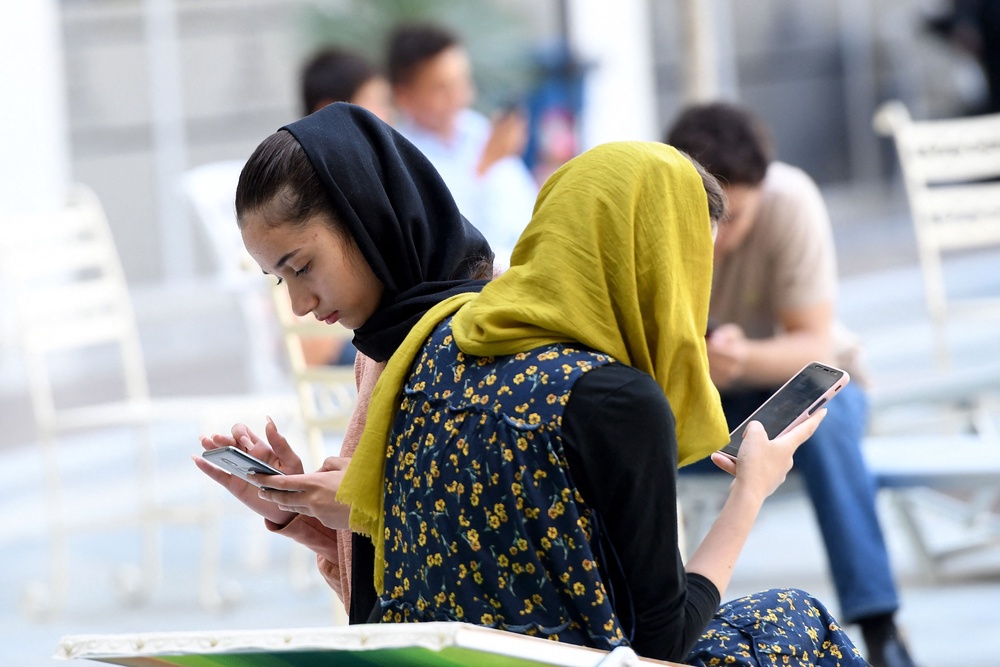 Sitting for 10 hours or more a day can harm the brain (AFP via Getty Images)