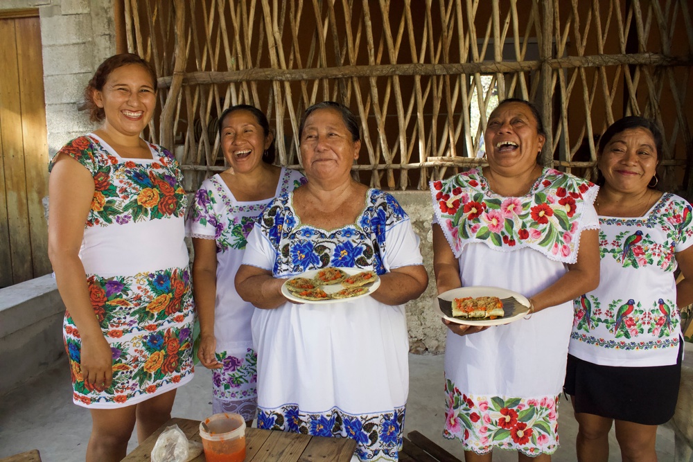 Local cooks offer up lunch along the Camino del Mayab in Mexico (Rachel Ifans)