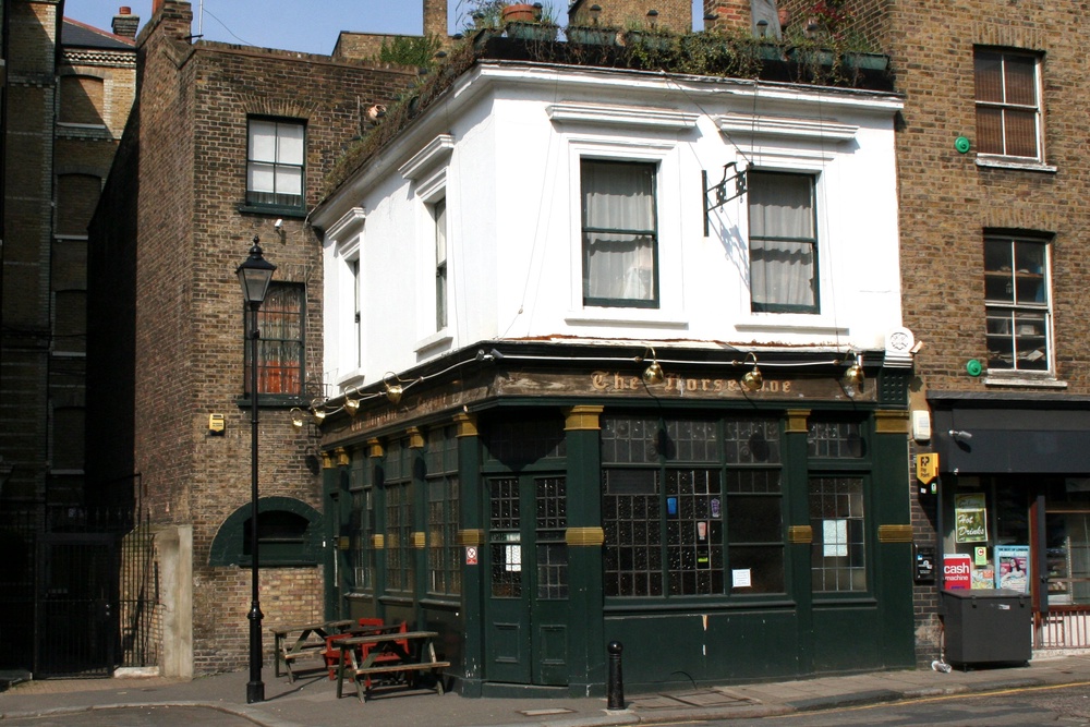 The Horseshoe in Clerkenwell is said to be haunted by a hangman’s ghost (Wikicommons)