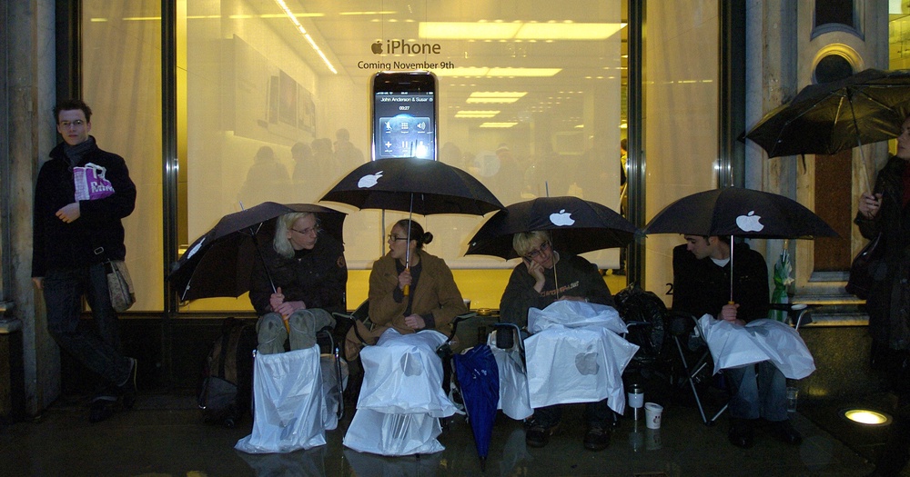 People spent hours queuing outside the Apple Store in Regent Street (Getty)