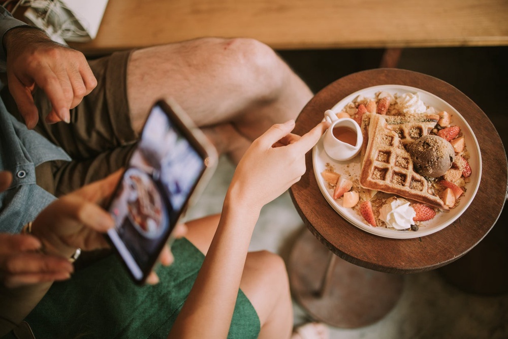 Sweet treats and social media should be limited, experts say (Getty/iStock)