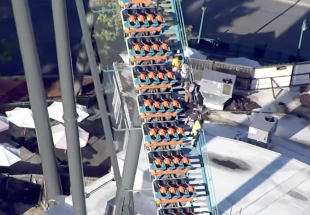 A witness said that the man was on the ride (pictured) with his son (11Alive)