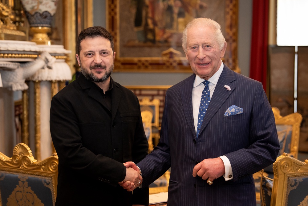 The King shakes hands with President Zelensky at Buckingham Palace (Aaron Chown/PA) (PA Wire)