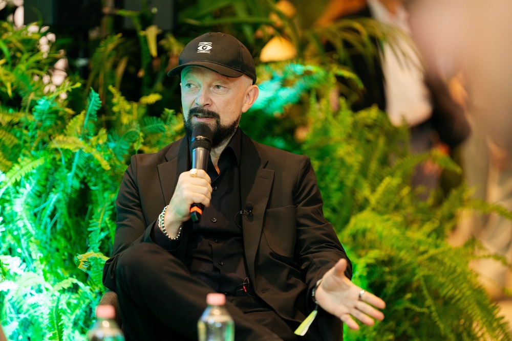 The self-made billionaire attributes his success to 50-50 luck and intelligence (WorldQuant)