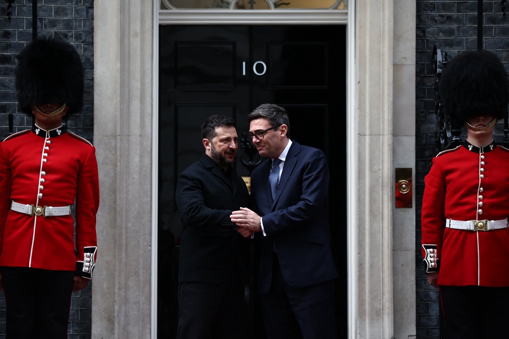 Prime Minister Andy Burnham welcomed Ukrainian President Volodymyr Zelensky to Downing Street (Henry Nicholls/PA) (PA Wire)