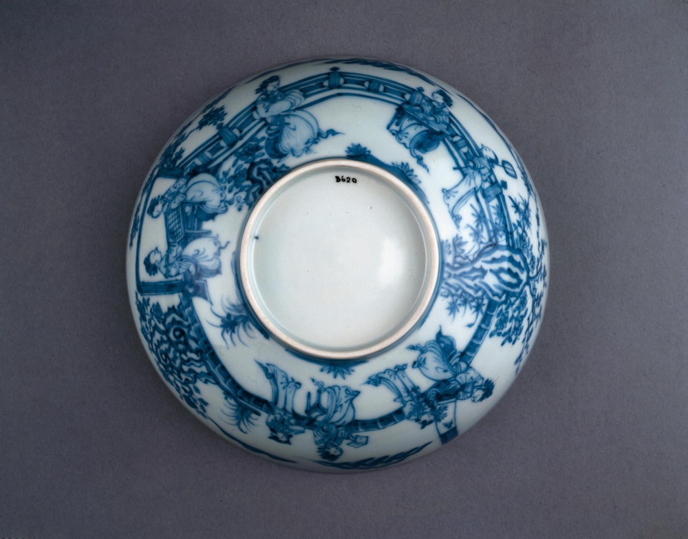 The blue-and-white bowl, dating to the Kangxi period of China’s Qing dynasty (1662-1722), fell on 4 October, and struck a small porcelain box on a shelf below (The Trustees of the British Museum)