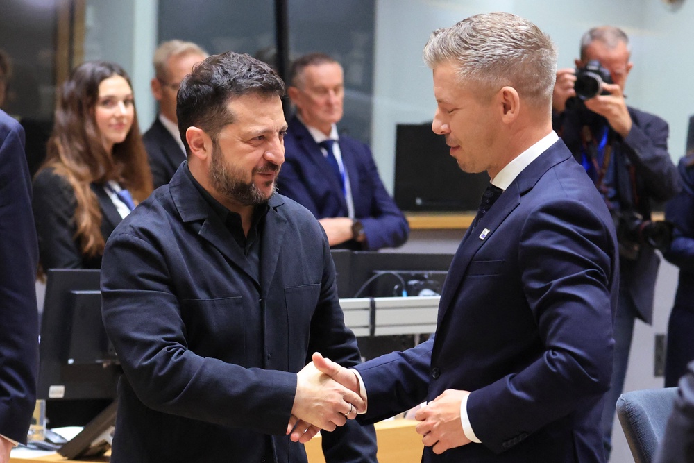 Volodymyr Zelensky (L) and Hungary's Prime Minister Peter Magyar (AFP/Getty)