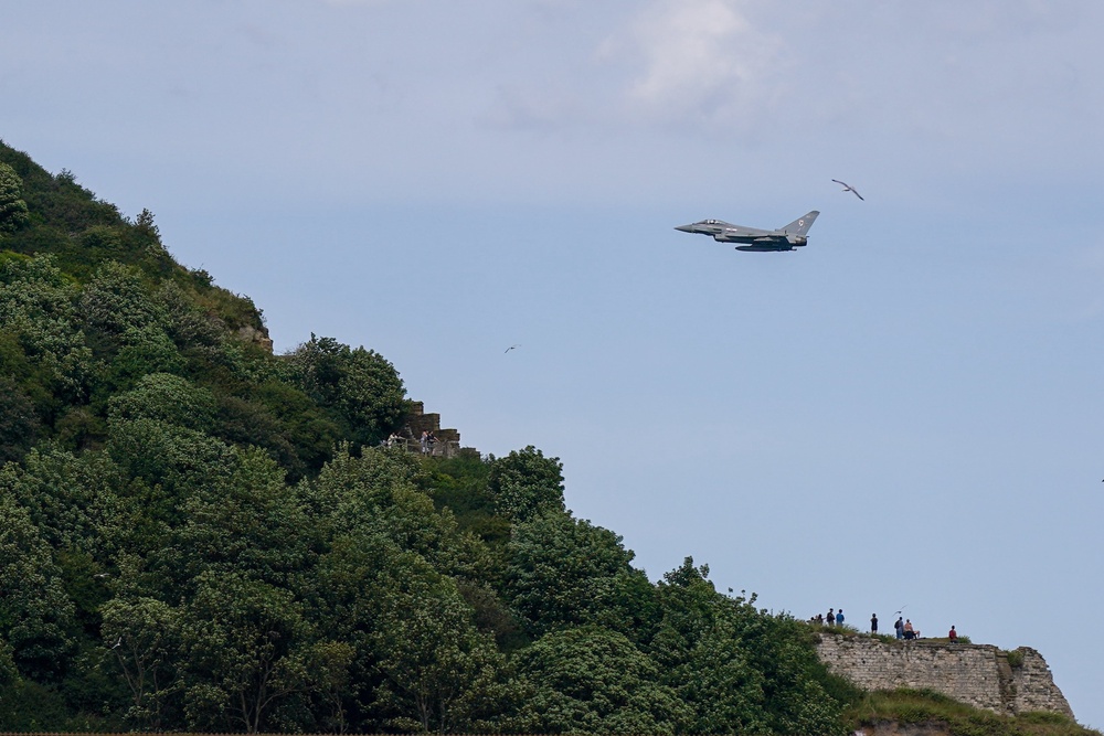 A Royal Air Force Eurofighter Typhoon FGR4 conducts a display for spectators during Scarborough Armed Forces Day (Getty)