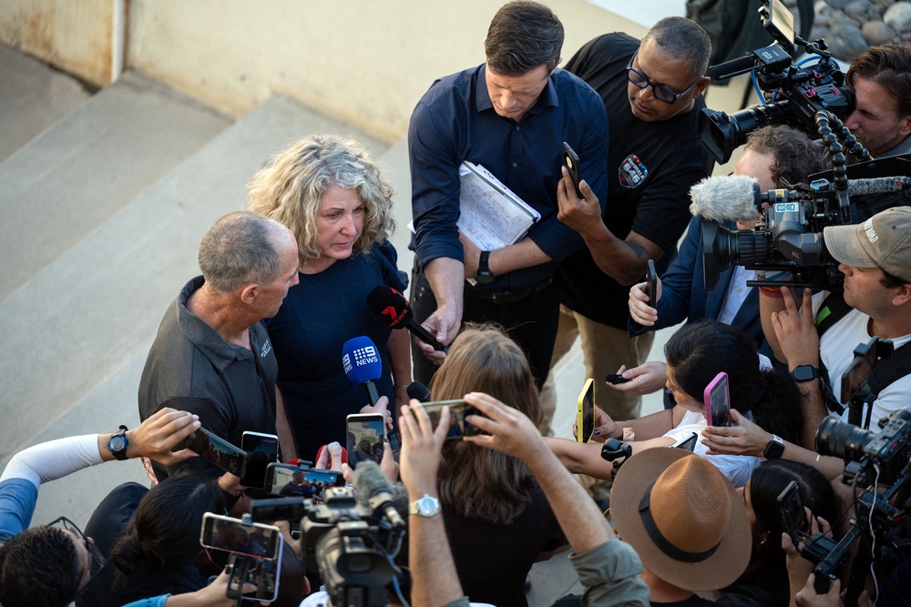 Debra (R) and Martin (L) Robinson, the parents of Australian brothers Callum and Jake Robinson, who were murdered during a surfing trip in April 2024 (AFP/Getty)