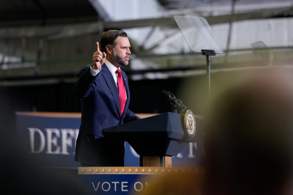 Vice President JD Vance holds a midterm rally in Michigan (Getty)