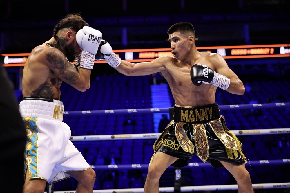Manny Safari won on his professional debut after a glittering amateur career (Queensberry Promotions)