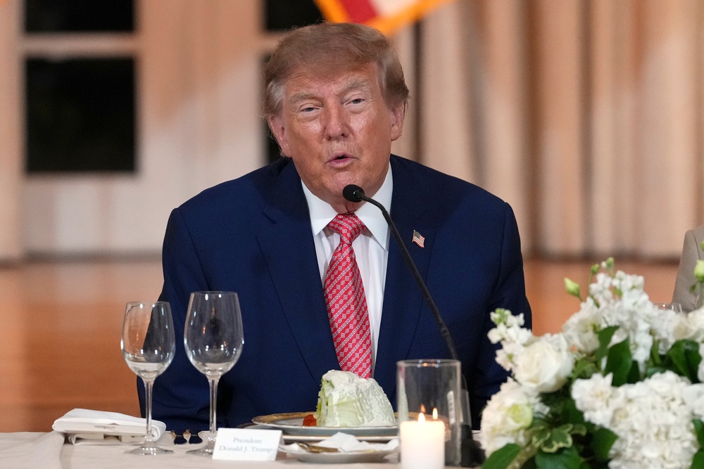 President Donald Trump speaks at a dinner at his Mar-a-Lago club, Saturday, 17 October 2026, in Palm Beach (AP)