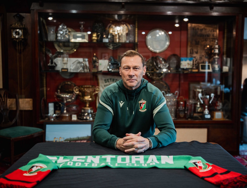 Ferguson has vowed to bring trophies back to Glentoran (Glentoran FC / Supplied)