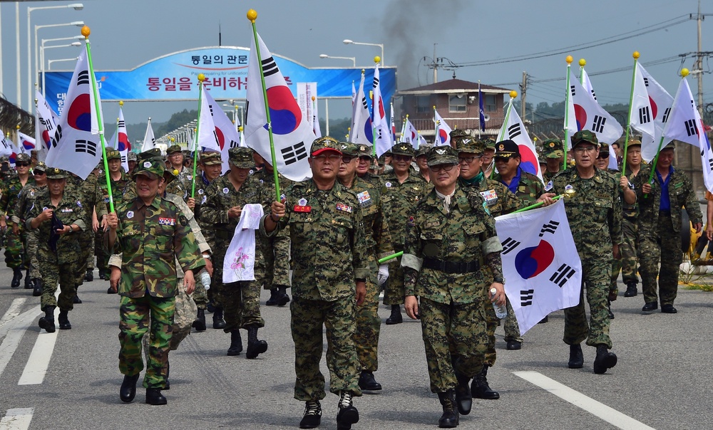 South Korean veterans march after an anti-North Korea protest in Paju on August 13, 2015, denouncing a  landmine attack at a military check point (AFP/Getty)