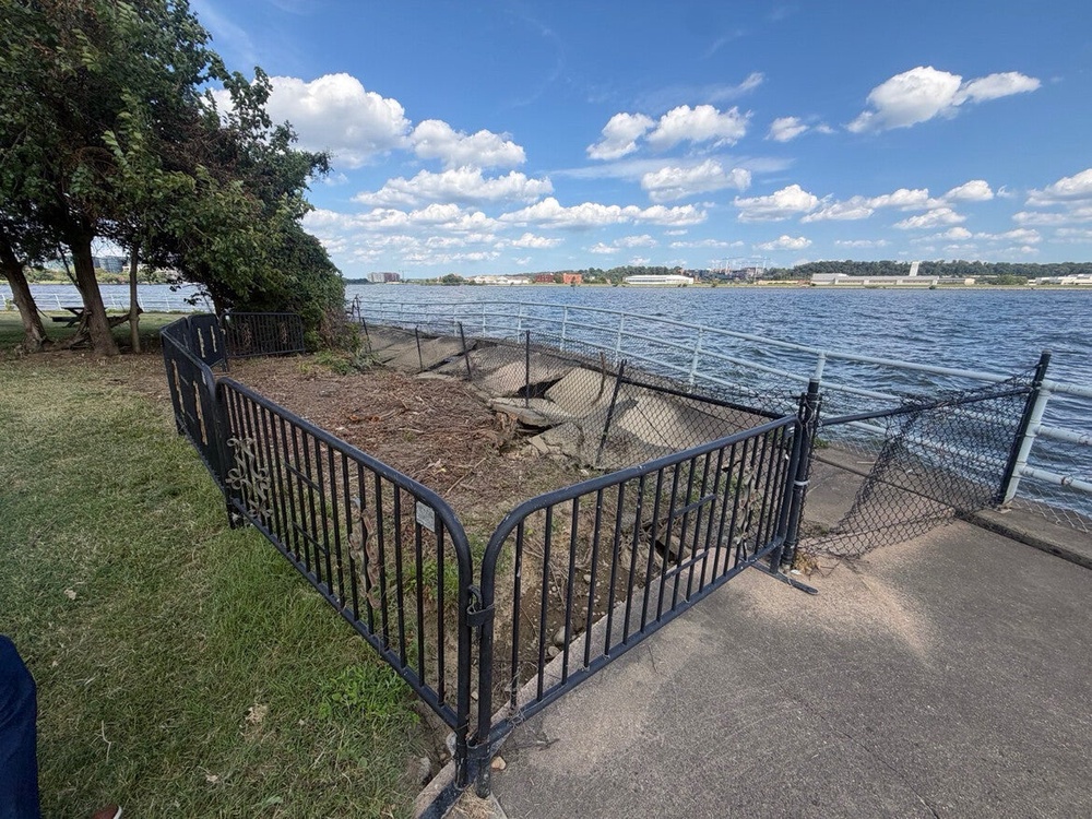 The president also posted a photo depicting a fenced-off area along the Potomac River (@RealDonaldTrump, Truth Social)