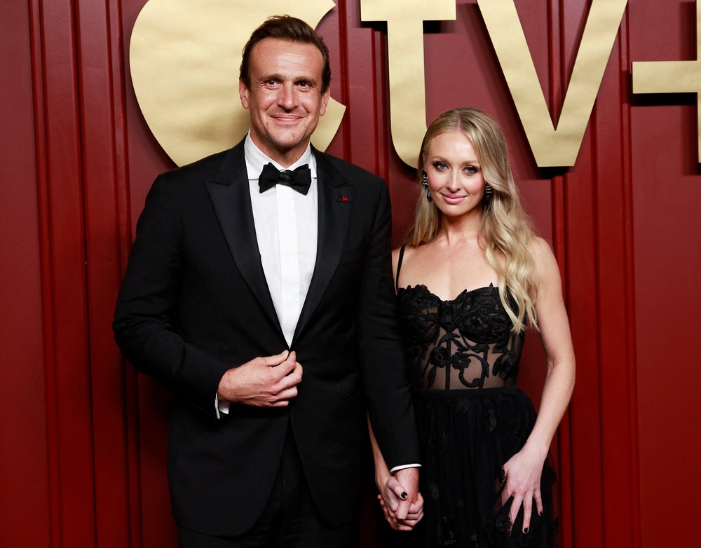 Jason Segel and Kayla Radomski (AFP/Getty)
