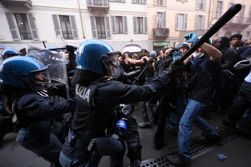 Image from: France protests latest: Suspect arrested over city hall fire as French PM says curfews are working