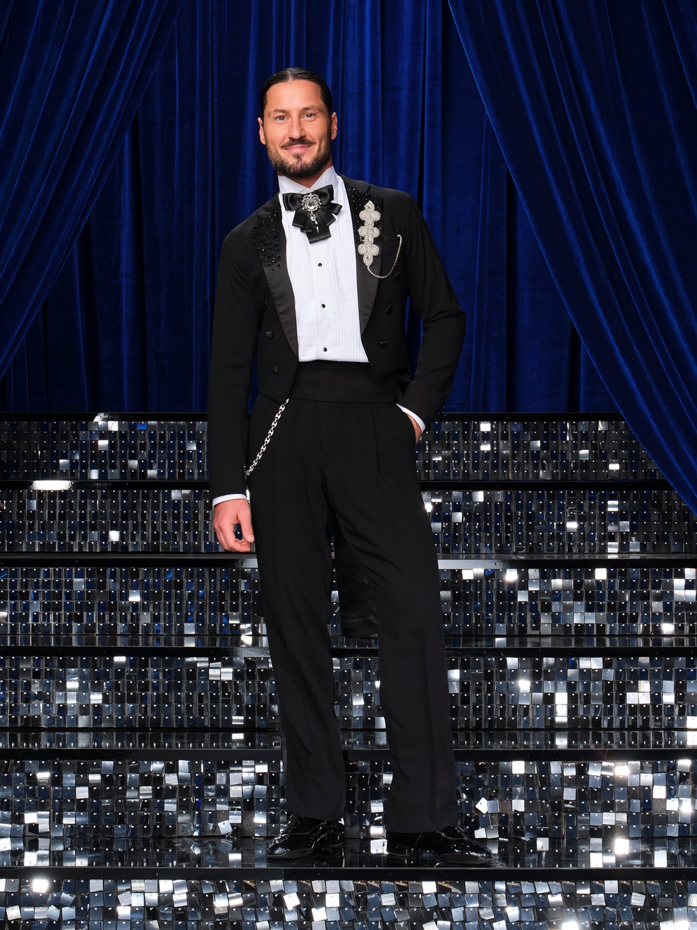 Val Chmerkovskiy is serving a one-week suspension from ‘DWTS’ (Disney)