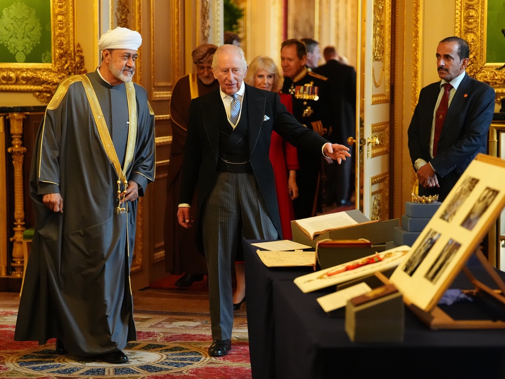 Sultan Haitham bin Tarik al Said and the King (Jonathan Brady/PA) (PA Wire)