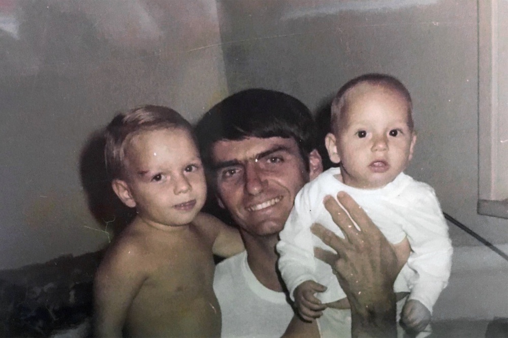 Flavio (left) is the eldest son of Jair Bolsonaro (Family photo)