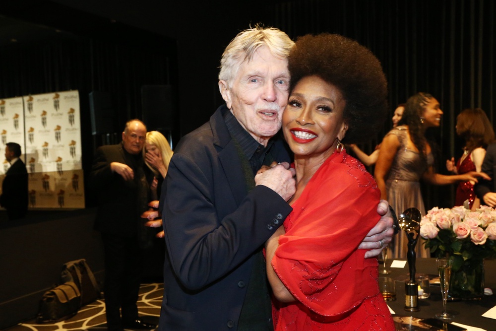 Tom Skerritt and Jenifer Lewis at the 26th Satellite Awards Presentation (Getty)