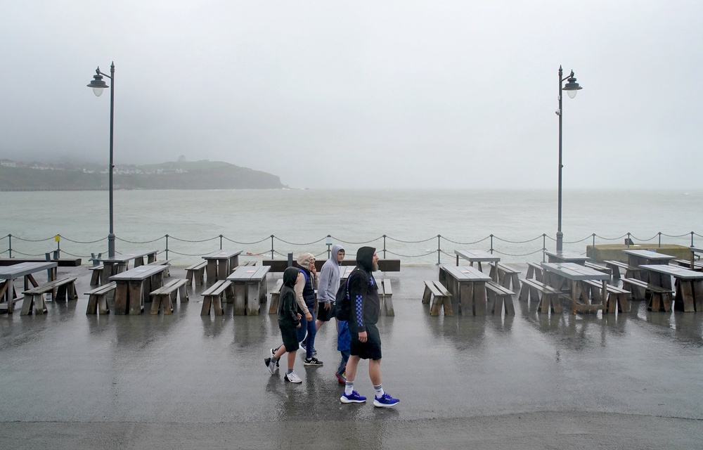 Image from: Storm Austen live: Part of Brighton West pier collapses as winds up to 110mph batter UK