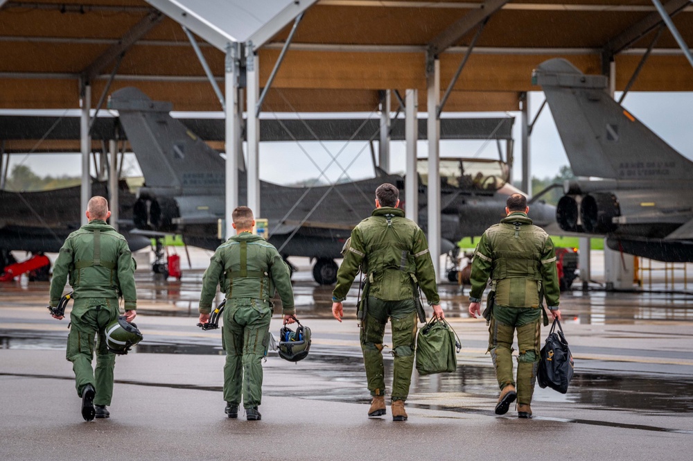 Vautrin said the exercise showed the coordination and commitment of the two European nuclear powers in support of Europe's security and credible deterrence (X/Catherine Vautrin)