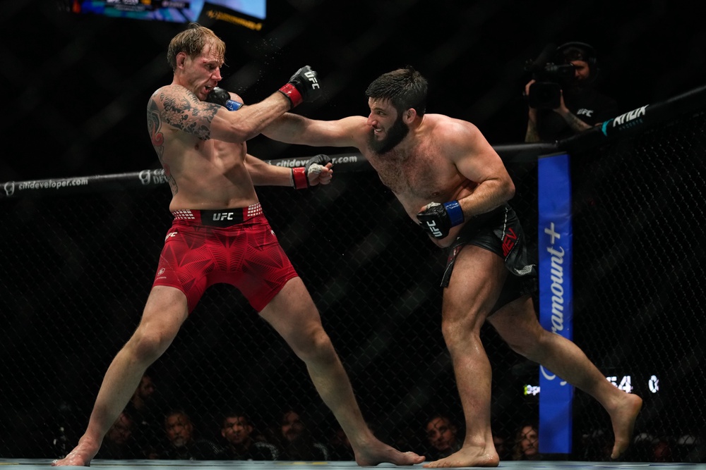 It was a professional showing from veteran Alexander Volkov (left) against Rizvan Kuniev (AP)
