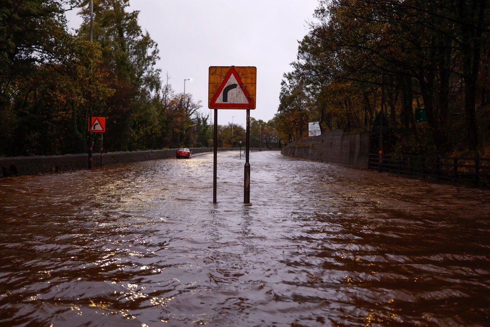 The A82 blocked at Dumbuck Quarry due to flooding caused by storm Boelo (Getty)