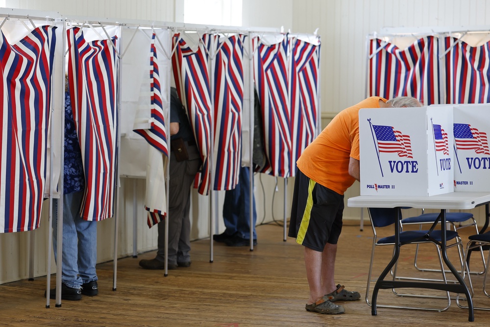 Voters cast their ballots in the primary for midterm elections at Sanbornton Town Hall on September 8, 2026 in Sanbornton, New Hampshire (Getty Images)