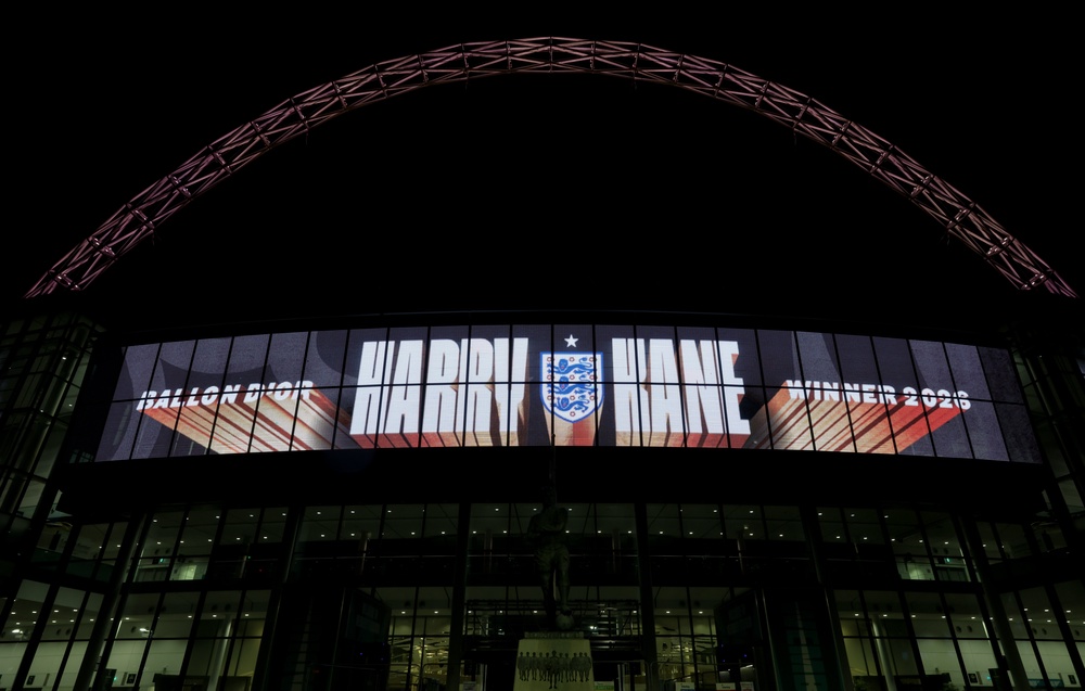 Wembley Stadium’s arch was illuminated in gold to honour Kane’s triumph (Getty)