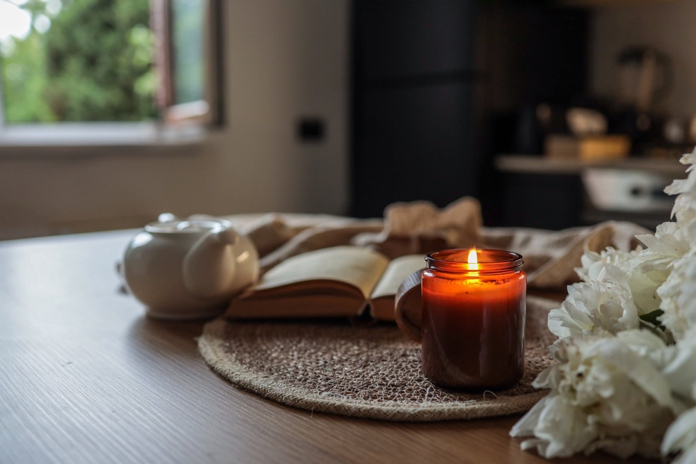 Are my beloved scented candles now an apocalypse essential? (Getty/iStock)
