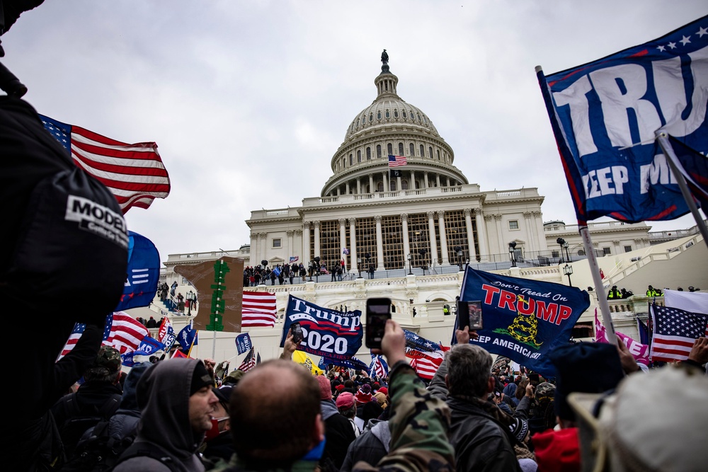 Image from: Trump goes on bizarre ‘I love the meat’ rant and gushes over senator’s rear again during Texas midterm rallies: Live updates