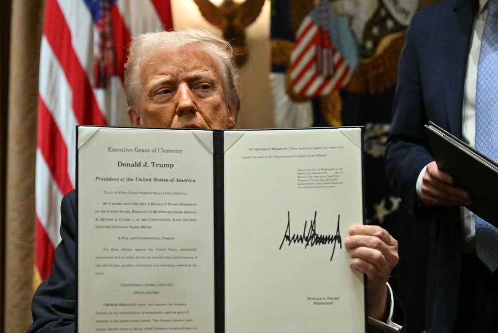 Image from: Trump faces grim midterm forecasts as bad news mounts ahead of 2026 elections: Live updates